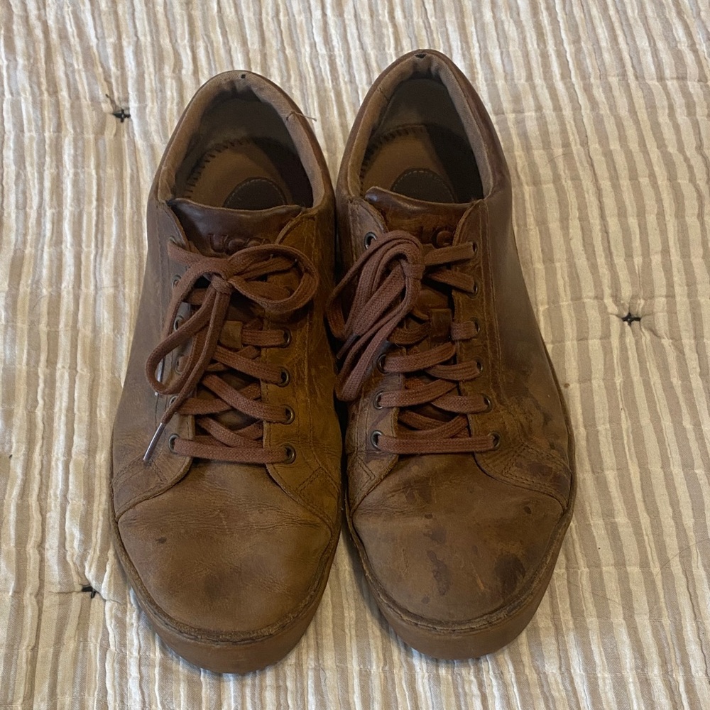 UGG Men's Tan Leather Sneakers